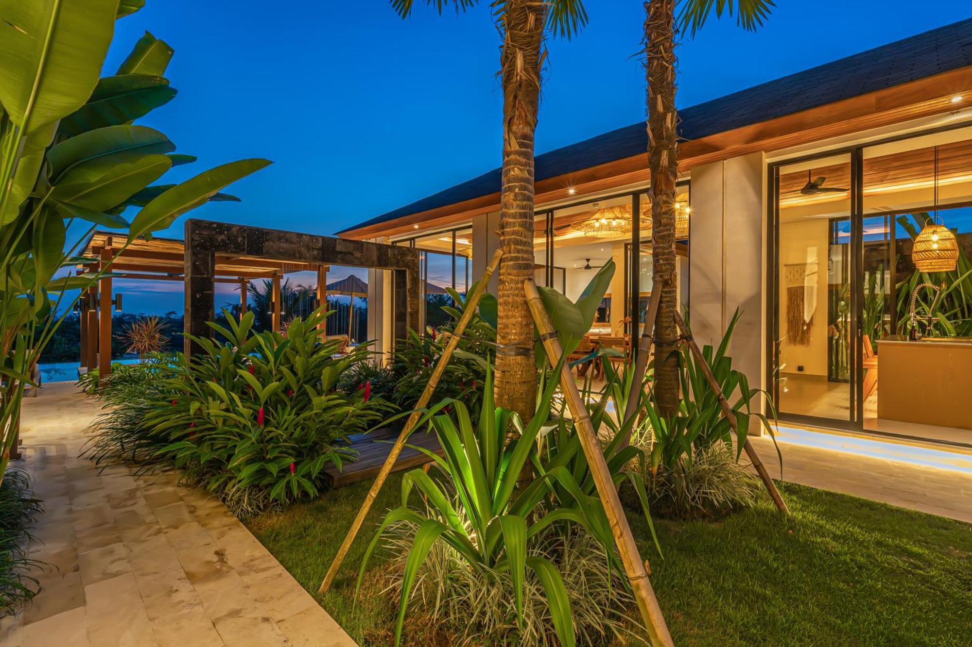 Villa Rosita - Stunning 5br - Sauna, Gym, Rice Field Views
