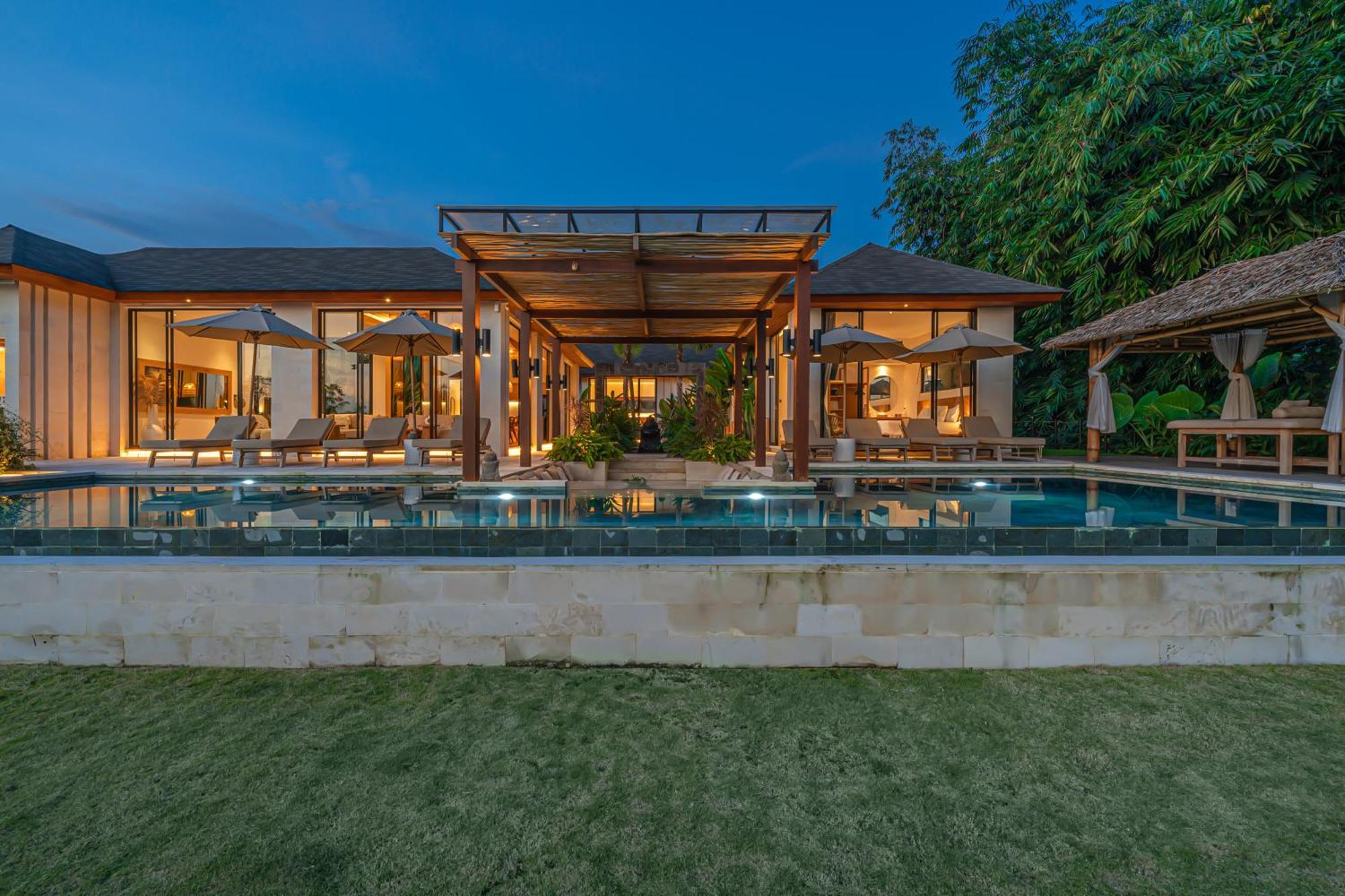 Rosita - Stunning 5br - Sauna, Gym, Rice Field Views Villa *