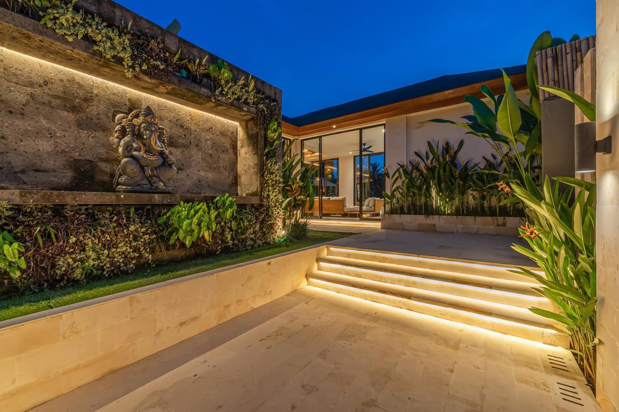 Rosita - Stunning 5br - Sauna, Gym, Rice Field Views Villa *
